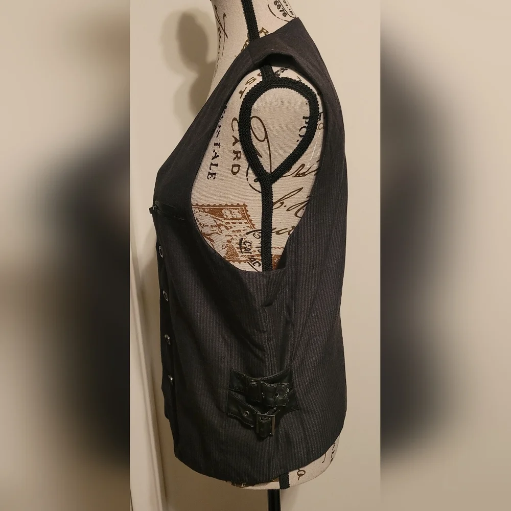 Rock & Republic Unisex Pinstripe Vest Sz Large‎
